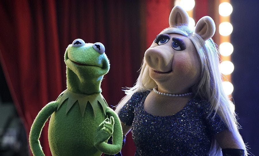 Kermit and Miss Piggy SOURCE: 15 Couples Costumes Inspired by 2015 TV and Movies