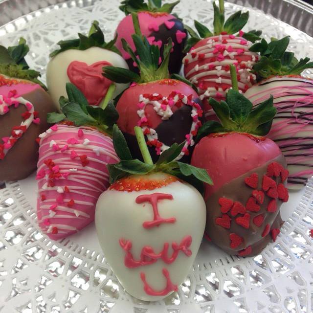 Chocolate dipped strawberries available at Peterbrooke Chocolatier of Winter Park