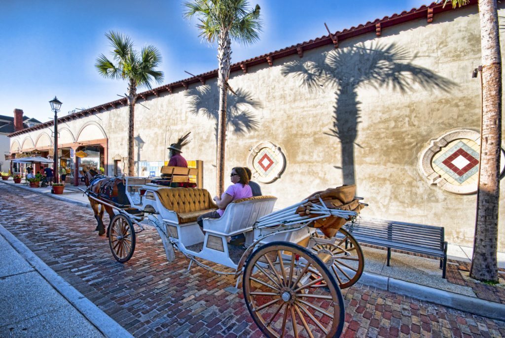 Aviles_Street_Carriage_ride_S_K7UmvAQEv7DDGlUUTRFRu18q0ABlZBh