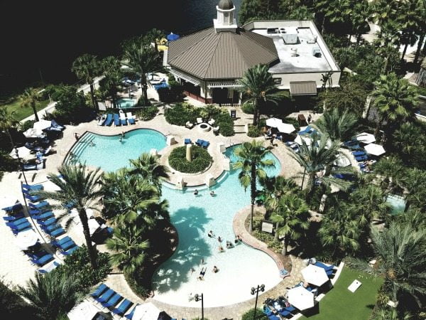 resort-pool