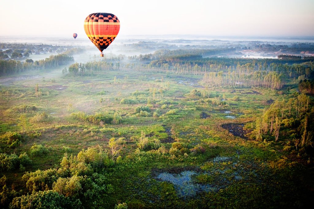 Take date night to new heights with a hot air balloon ride over Central Florida