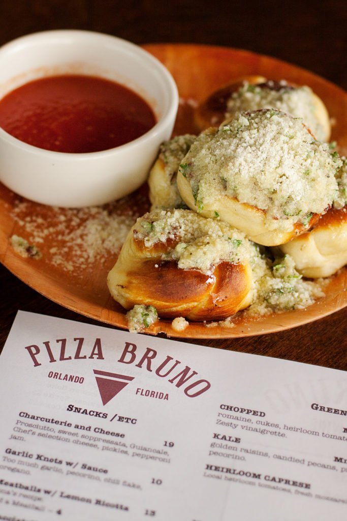 Pizza Bruno garlic knots