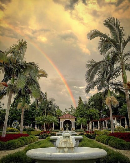 Hollis Garden - Central Florida Gardens with free admission