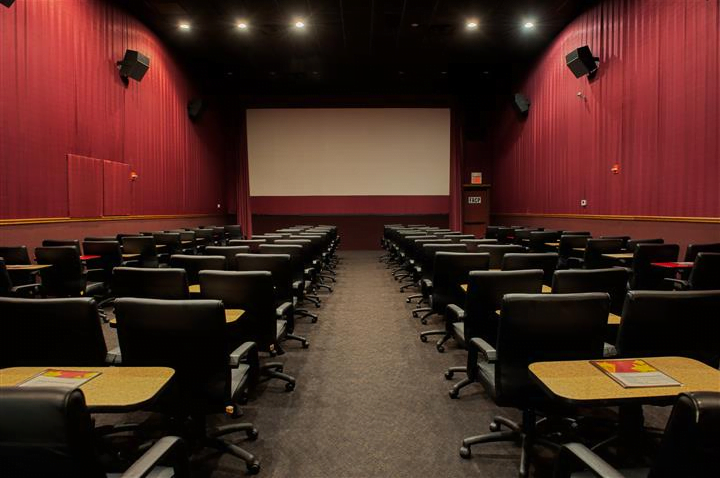 Aloma Cinema Grill - Dine-In Theaters in Orlando