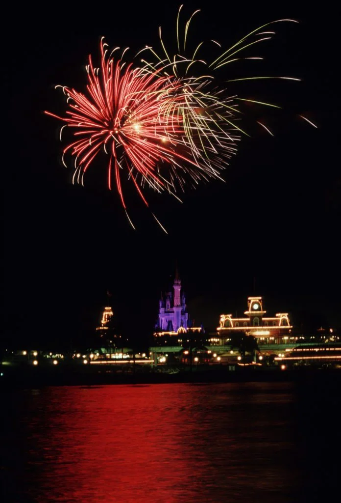 fireworks cruise yacht
