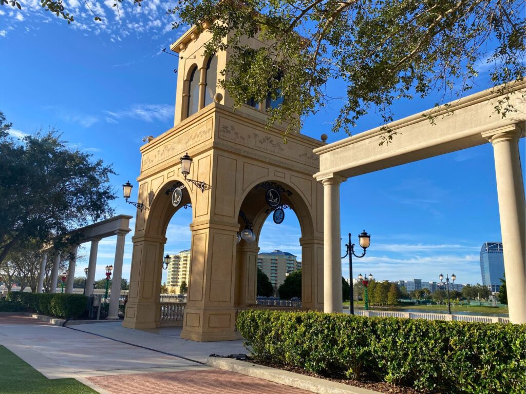 Cranes Roost Park Altamonte Springs Plaza 