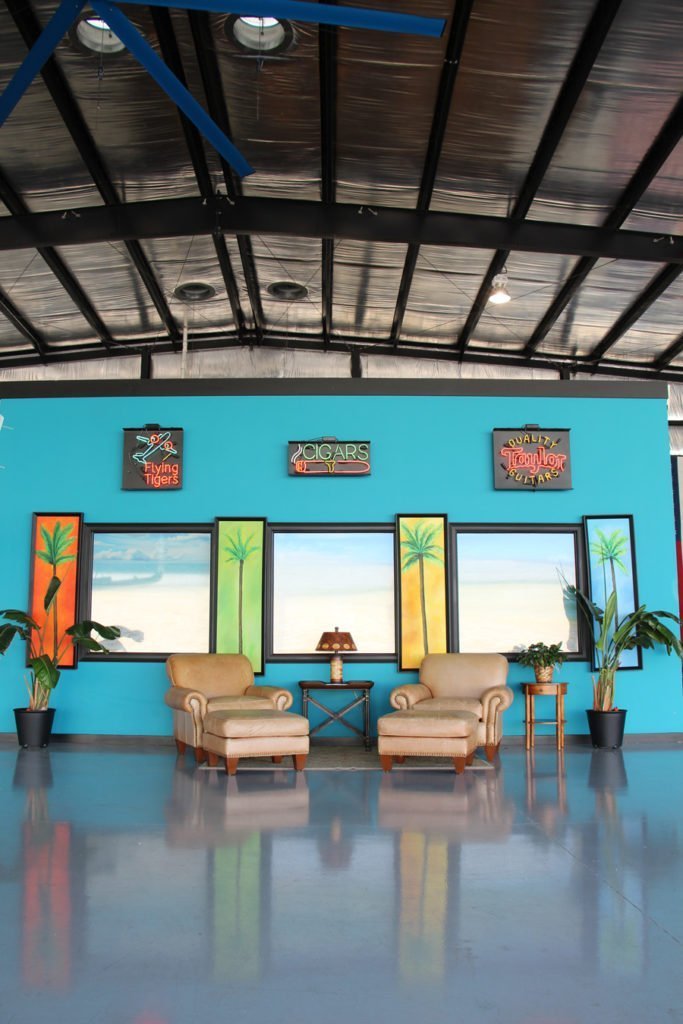 Air Unlimited airport hangar in Sanford International Airport