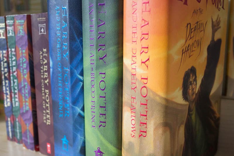 Harry Potter Date Ideas - Reread the series together