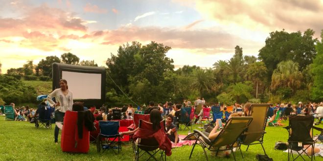 Free outdoor movies in Orlando - Leu Gardens
