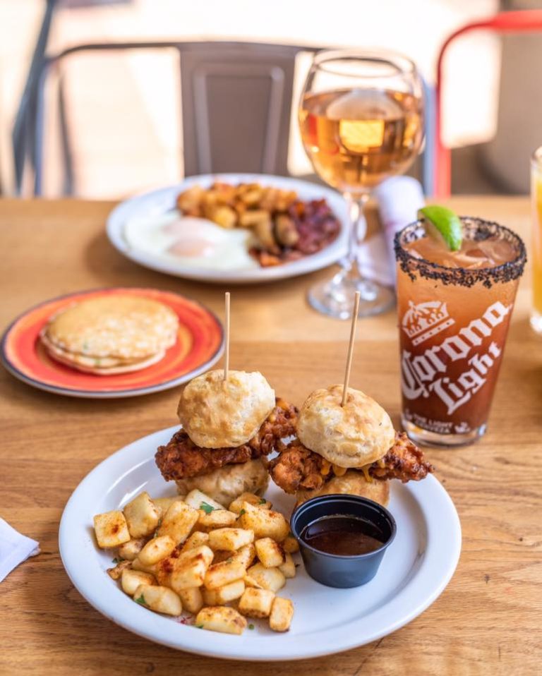 Top Orlando Brunch Buffets for a Weekend Date