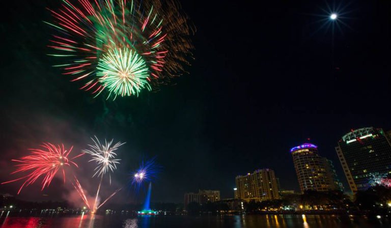4th of July in Orlando Events - Fireworks at the Fountain at Lake Eola