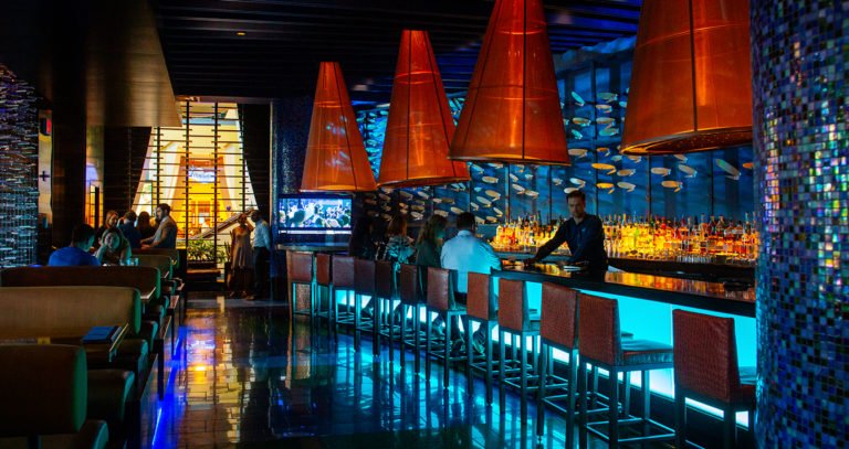How to do an epic Walt Disney World Swan & Dolphin Food Crawl
