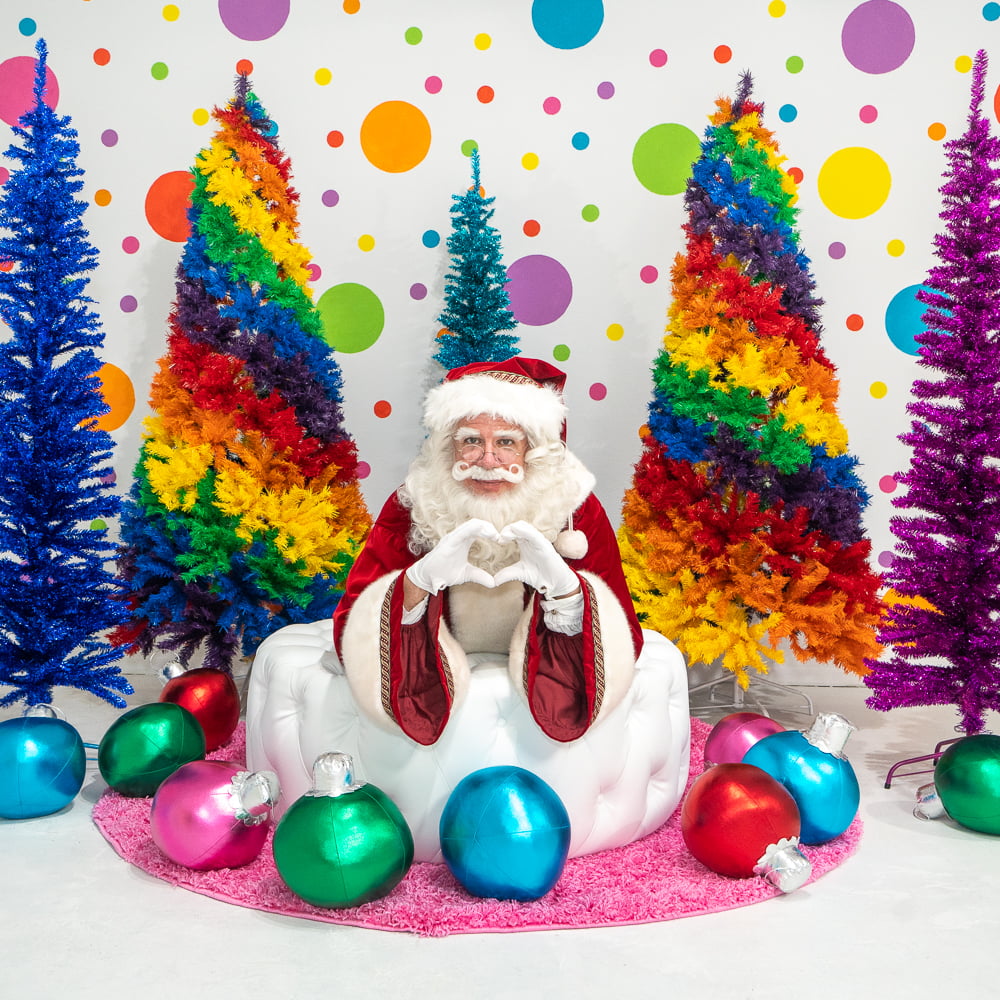 photos with Santa at Wall Crawl