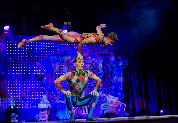 free holiday events in Orlando - Gaylord Palms stage show