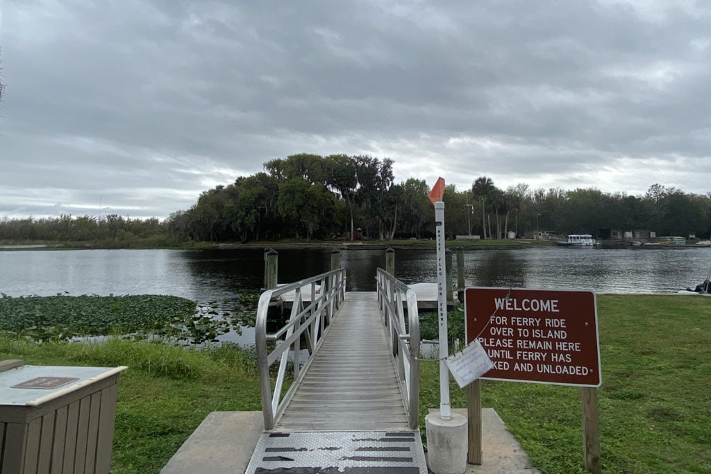 Hontoon Island State Park ferry dock