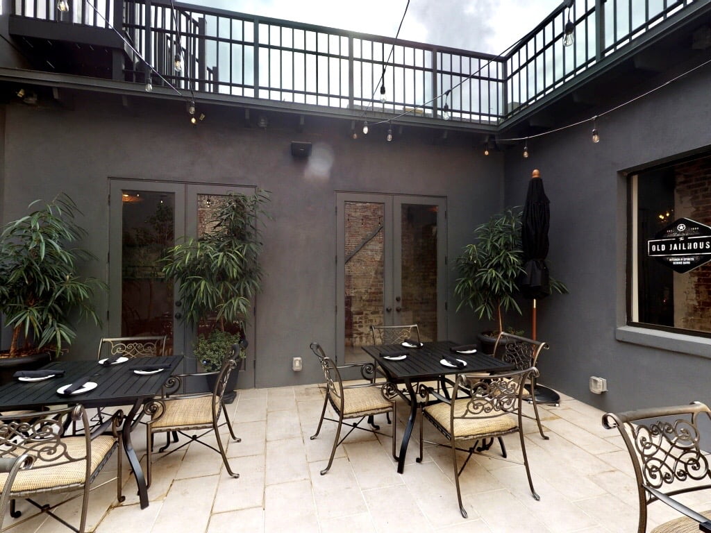 Courtyard at The Old Jailhouse in Sanford - Outdoor Dining in Orlando guide