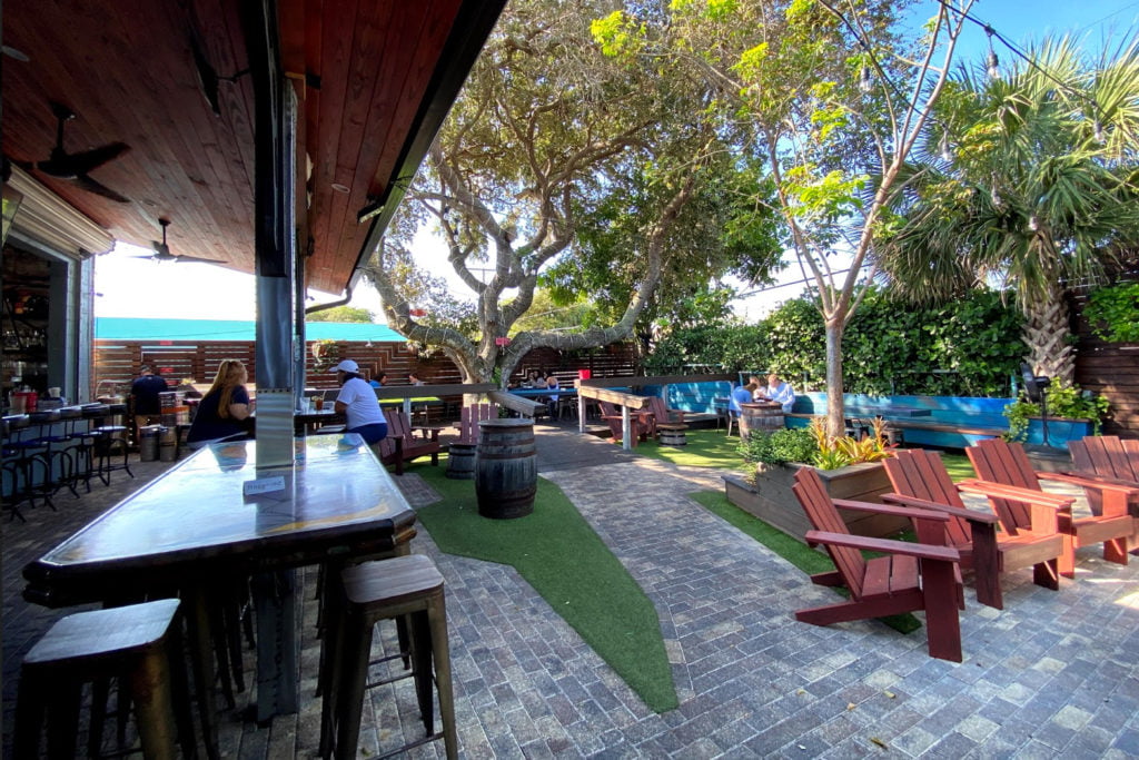 Outdoor bar at 4th Street Fillin Station Cocoa Beach area