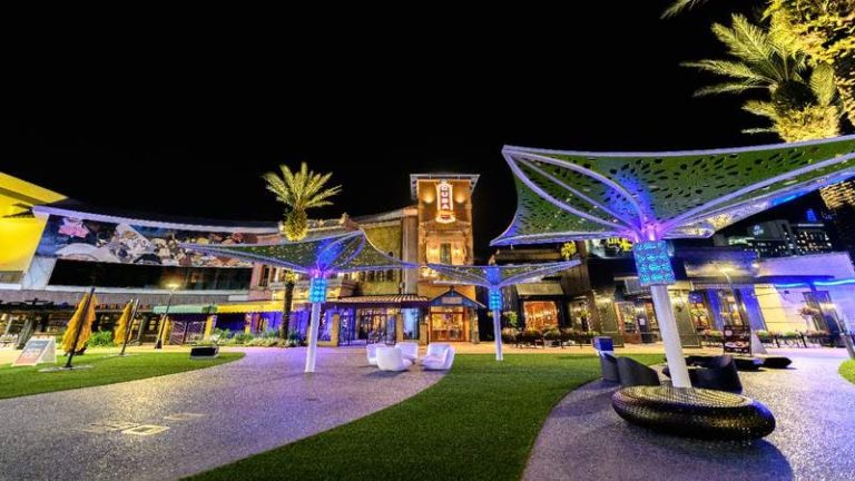 50 Date Night Ideas on I-Drive for Locals