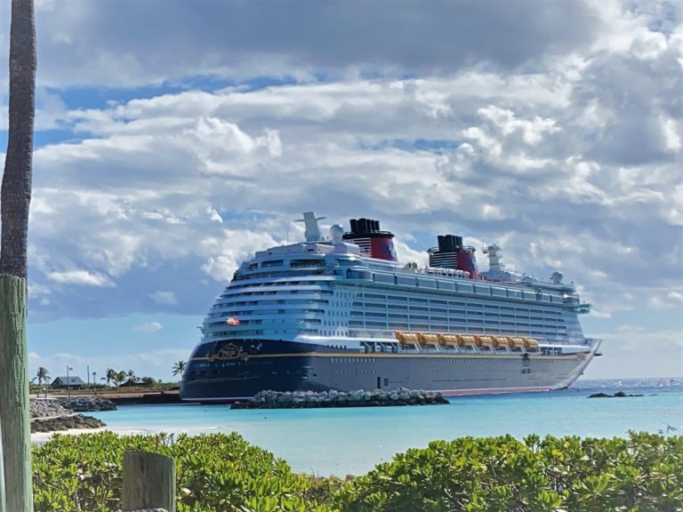 5 Things Only For Adults On Disney Cruise Line