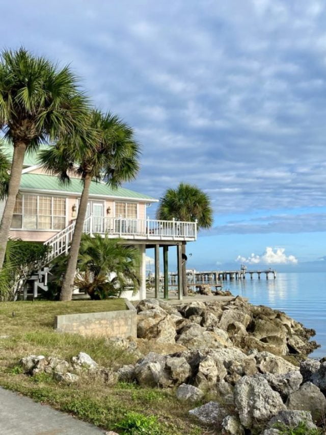 cropped-Cedar-Key-Florida-Corner-of-G-Street-and-2nd-Street-Islands-scaled-1.jpg