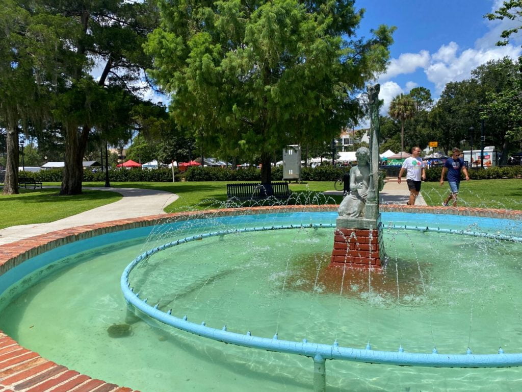 Fountain overlooking Winter Park Farmers' Market at Central Park West