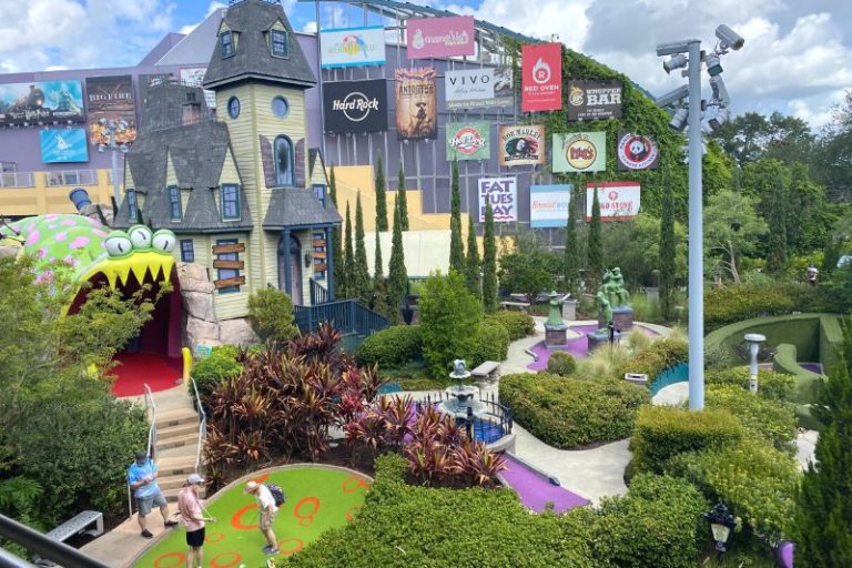 $30 Date Night: Best Mini Golf Orlando Spots