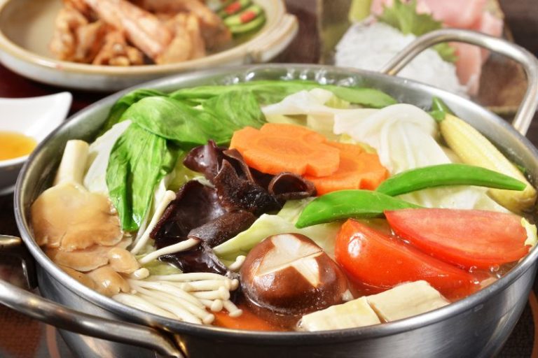 Hot Pot Restaurants in Orlando For a Cozy Date Night