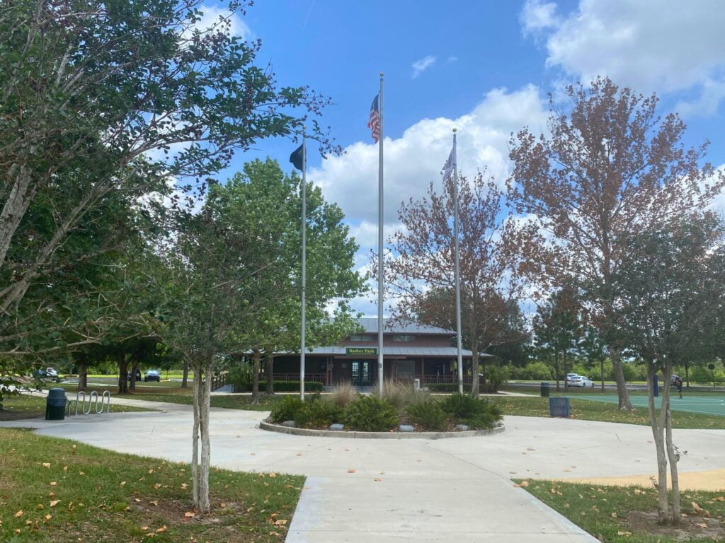 Barber Park Orlando restrooms and walkway