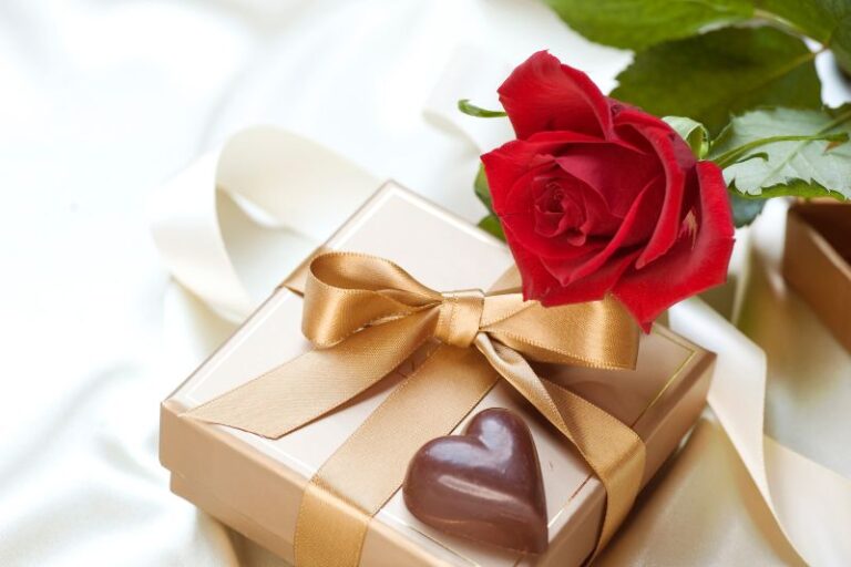 Valentine’s Day Gift Ideas for Romance in Orlando
