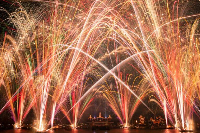 Disney Expert Tips for Watching EPCOT’s Fireworks – Luminous: The Symphony of Us