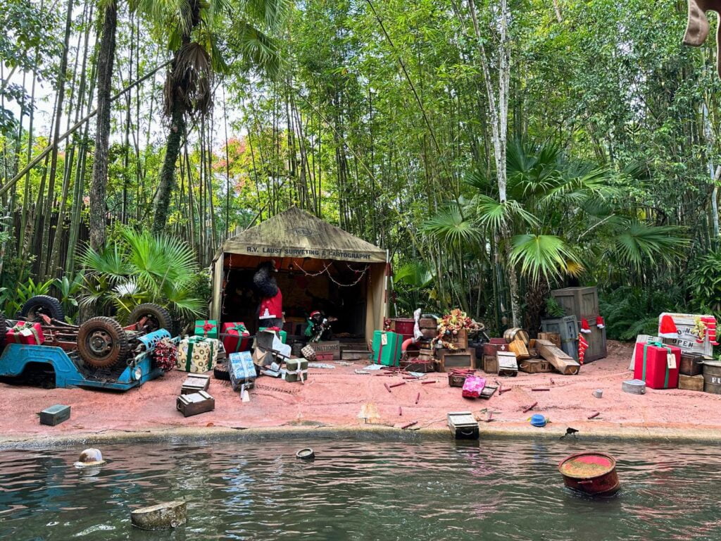 Gorilla Scene Jingle Cruise at Magic Kingdom 