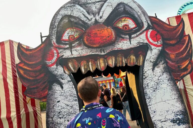 Howl-O-Scream 2024: Tips for a Spooky Date Night at SeaWorld’s Halloween Event