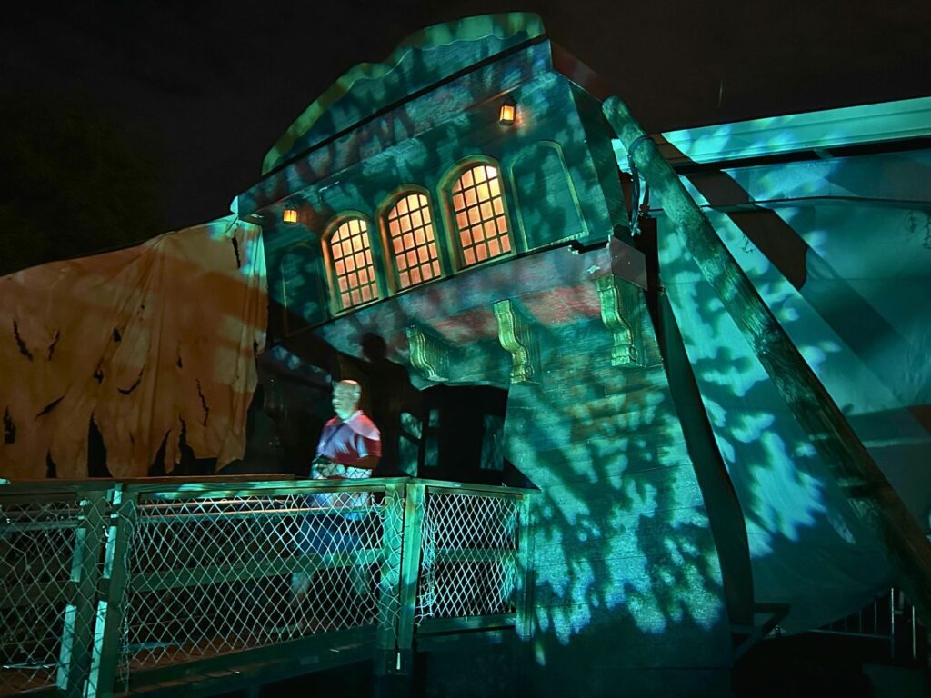 Entrance to Captain’s Revenge with spooky blue lighting