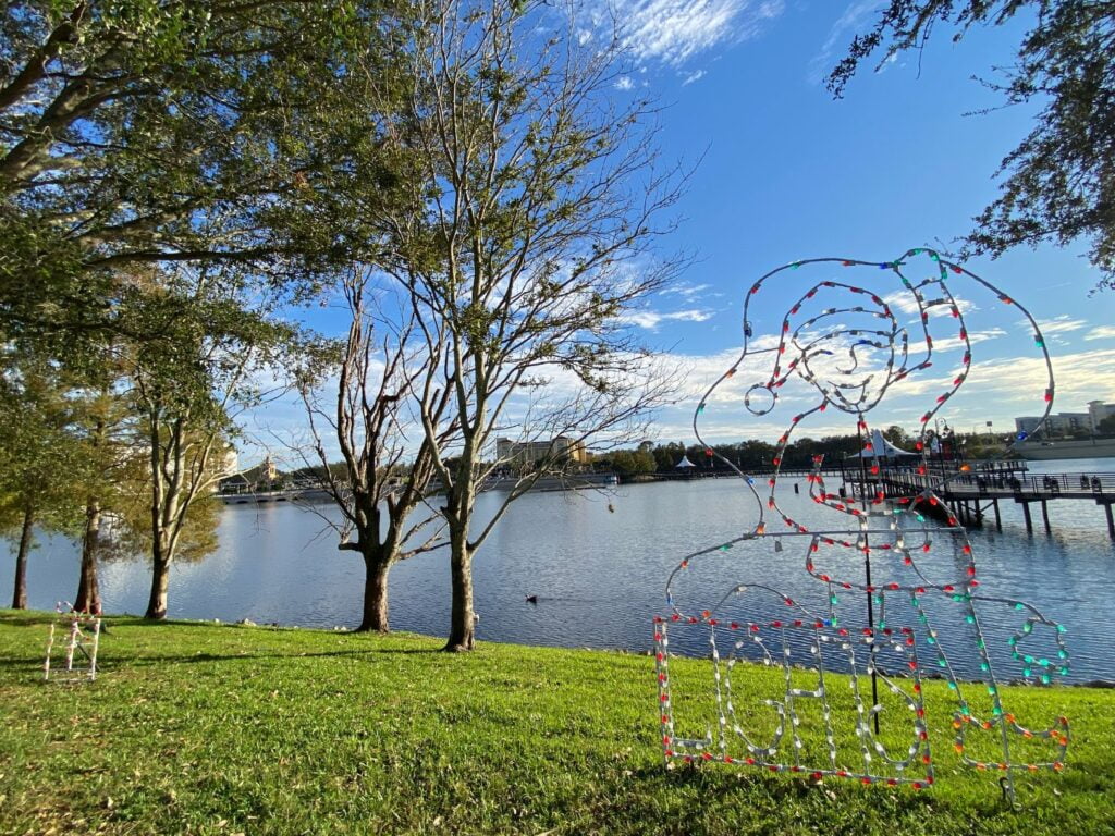 Elf and Presents Christmas Lights at Cranes Roost Park Altamonte Springs - image by Dani Meyering