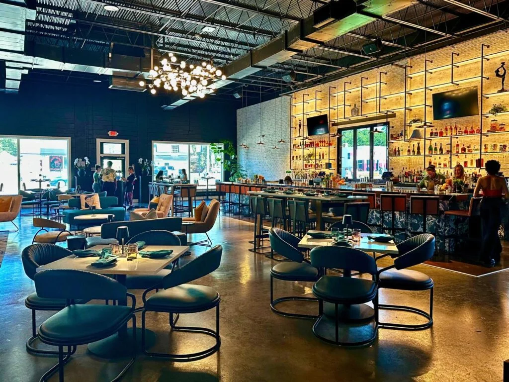 Dining-Room-and-Bar-at-Lamp-Shade-Craft-Kitchen-Orlando-image-by-Jodi-Caballero