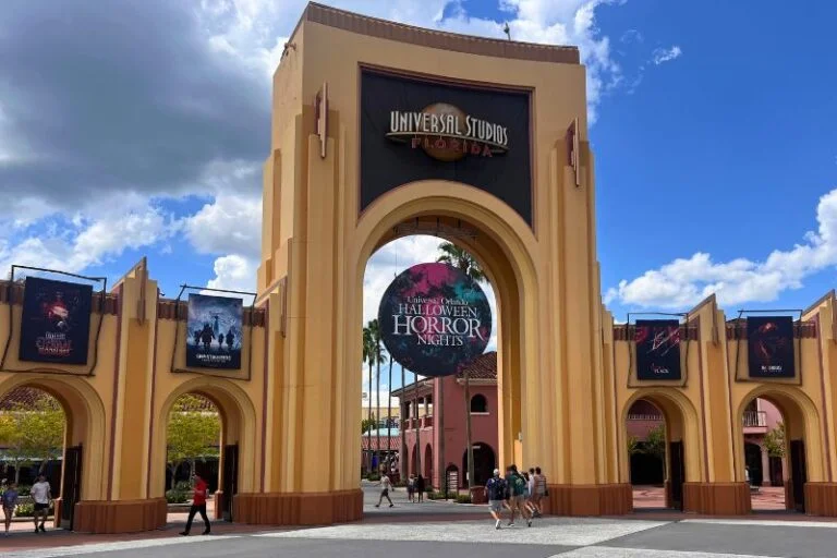 How to Plan an Ultra-Spooky Halloween Horror Nights 2026 Date Night