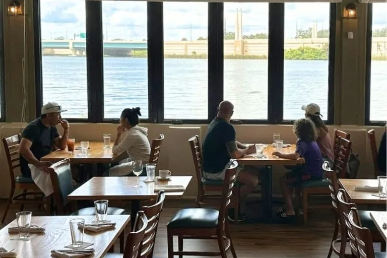 15 Scenic Waterfront Restaurants Orlando – Around Town and Nearby