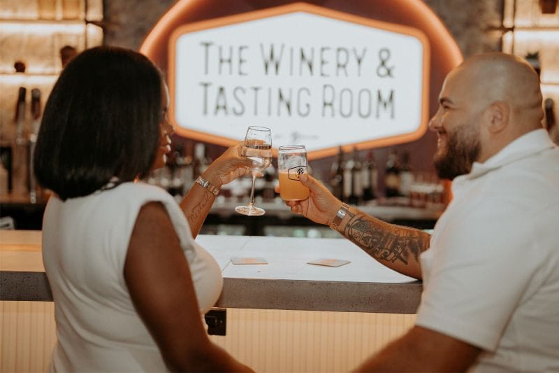 WineryTastingRoom_Couple