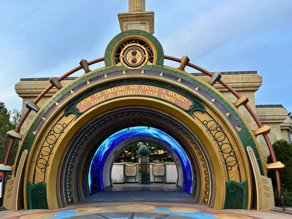 Wizarding World of Harry Potter Epic Universe portal - image by Dani Meyering
