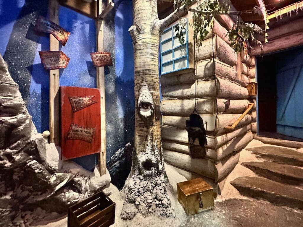 The Escape Game Orlando Legend of the Yeti first room - image by Dani Meyering