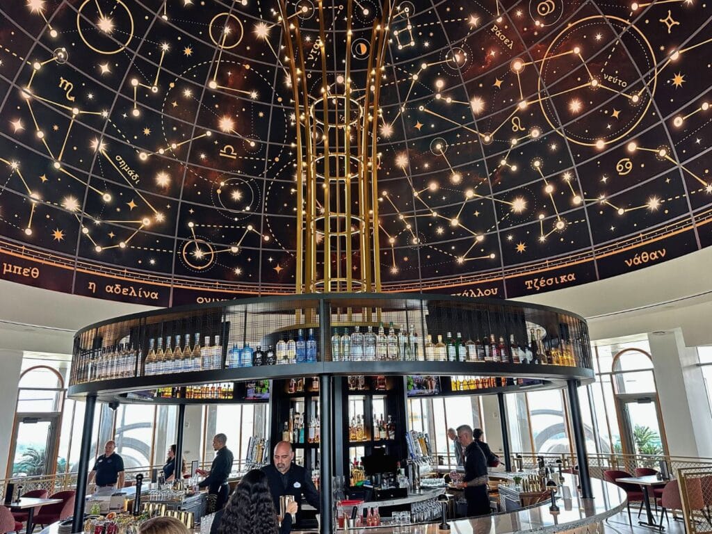 Guests at 360 bar of Bar Helios - image by Dani Meyering