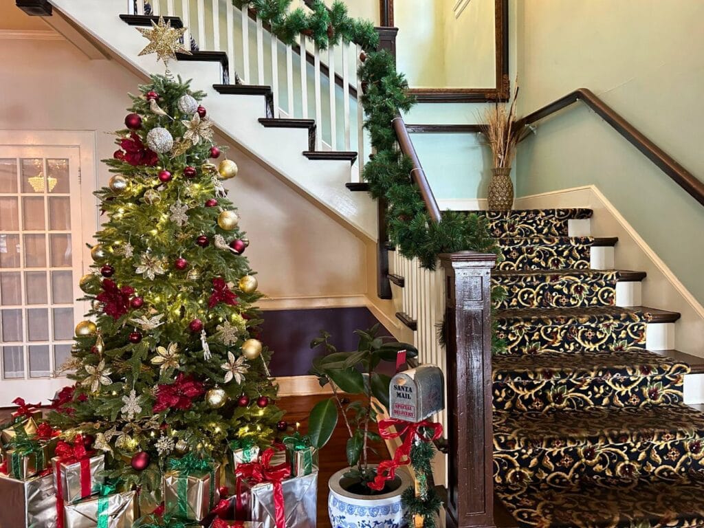 Lobby Lakeside Inn Mount Dora Christmas decorations - image by Dani Meyering