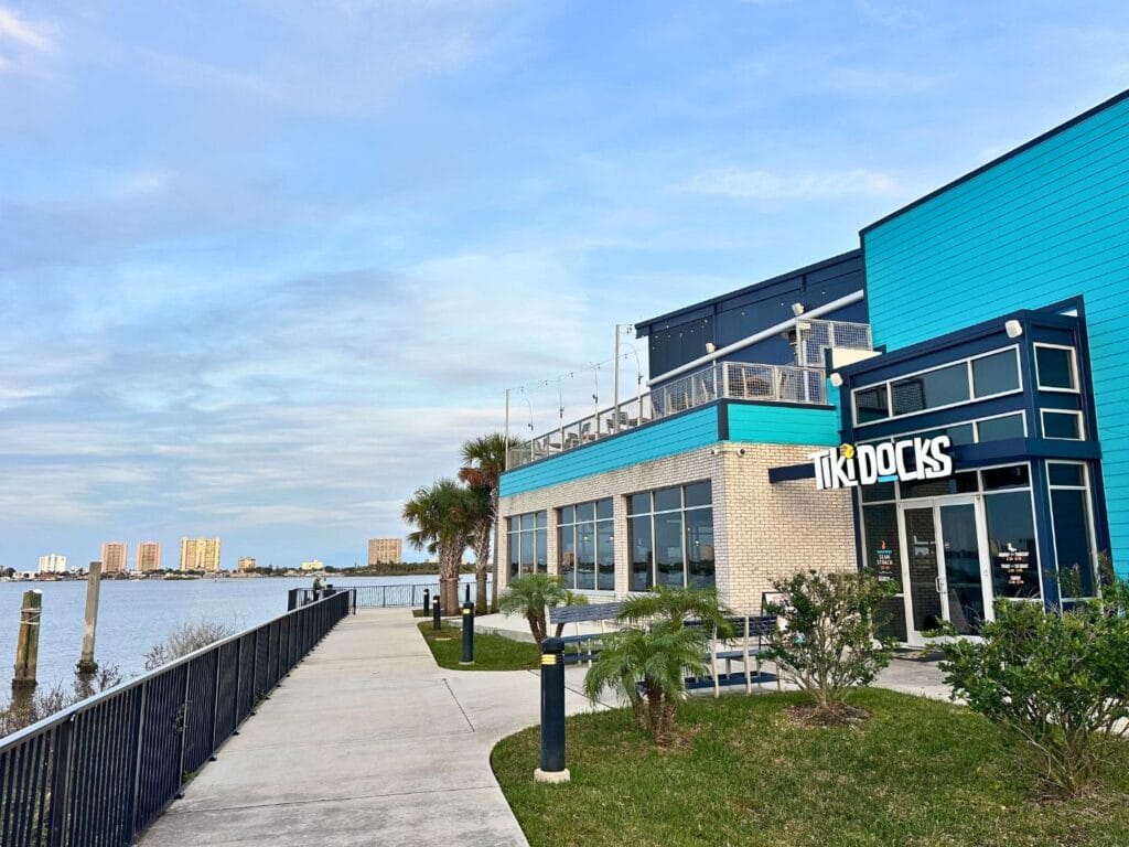 Tiki Docks Port Orange entrance - image by Dani Meyering