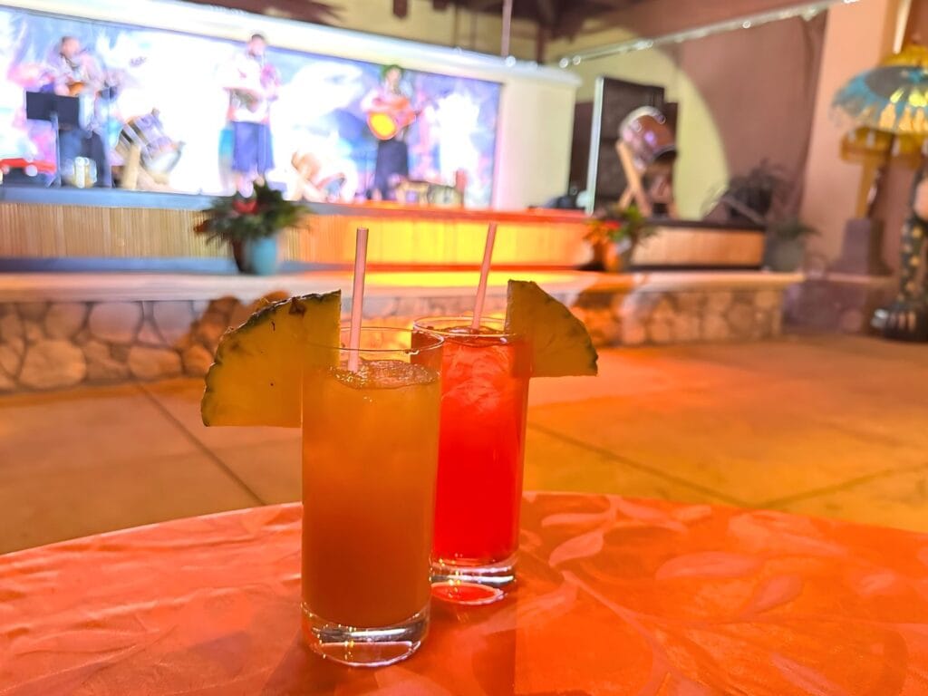 Included drinks Wantilan Luau Loews Royal Pacific - image by Dani Meyering