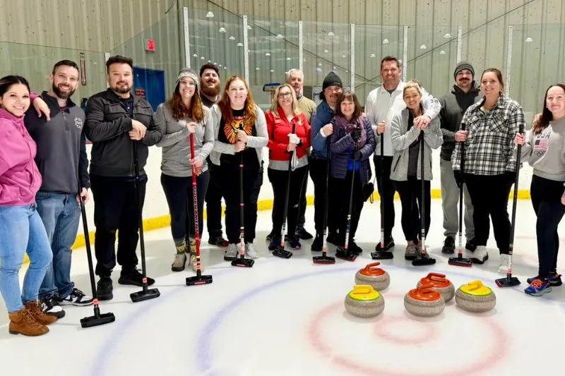 Multiple couples on date night curling in Orlando - instagram @curlingorlando