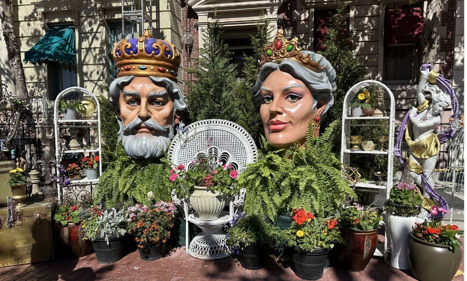 2026 Universal Orlando Mardi Gras Decor