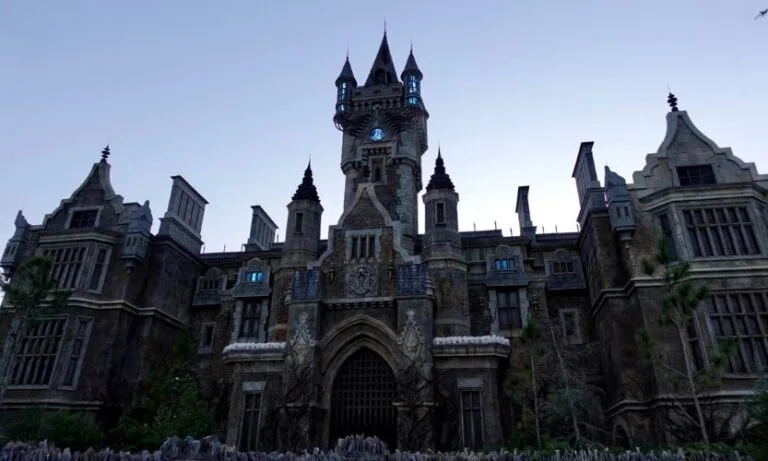 The Frankenstein castle inside of Darkmoore at Epic Universe makes an eerily romantic spot!