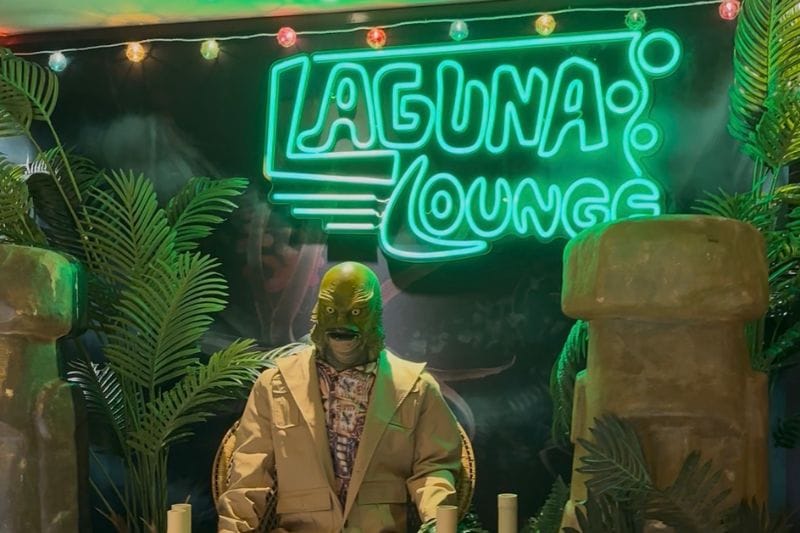 Universal Orlando Resort Laguna Lounge at Loews Royal Pacific Resort